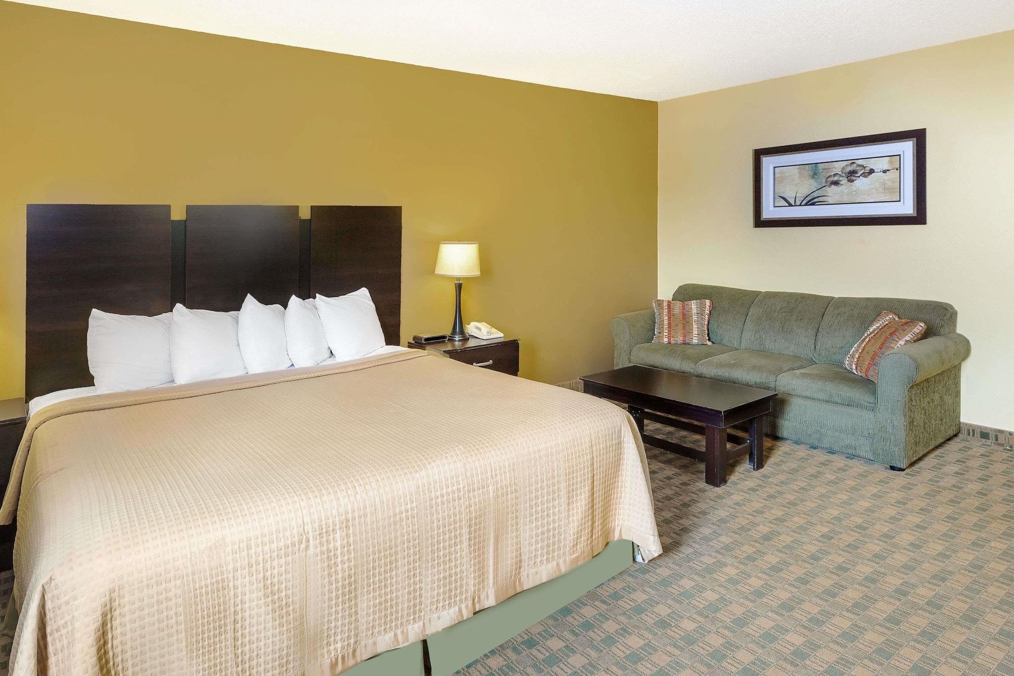 Econo Lodge Inn & Suites Yankton Buitenkant foto
