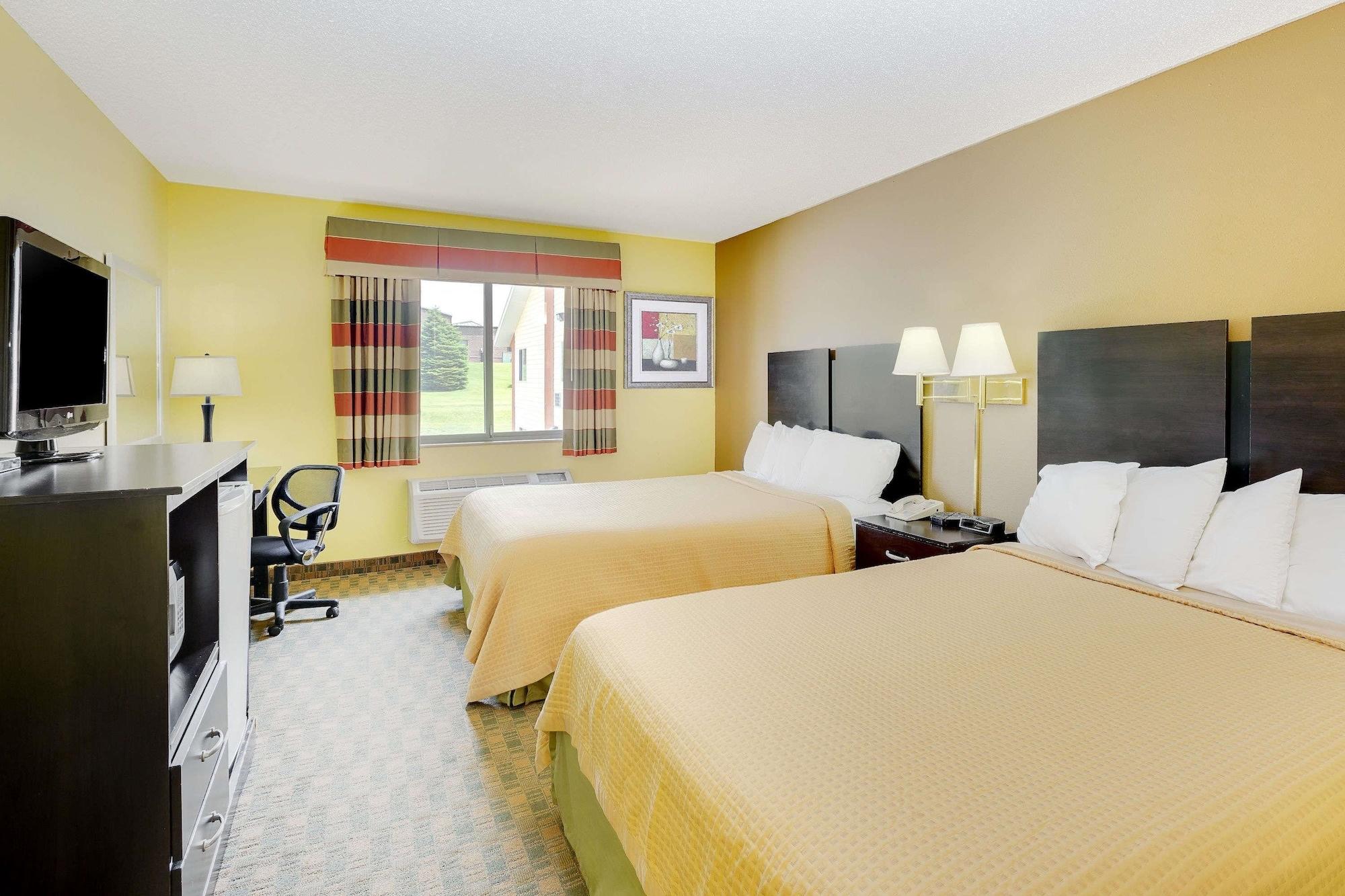 Econo Lodge Inn & Suites Yankton Buitenkant foto