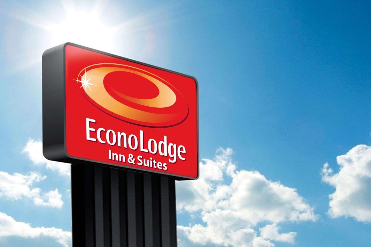 Econo Lodge Inn & Suites Yankton Buitenkant foto