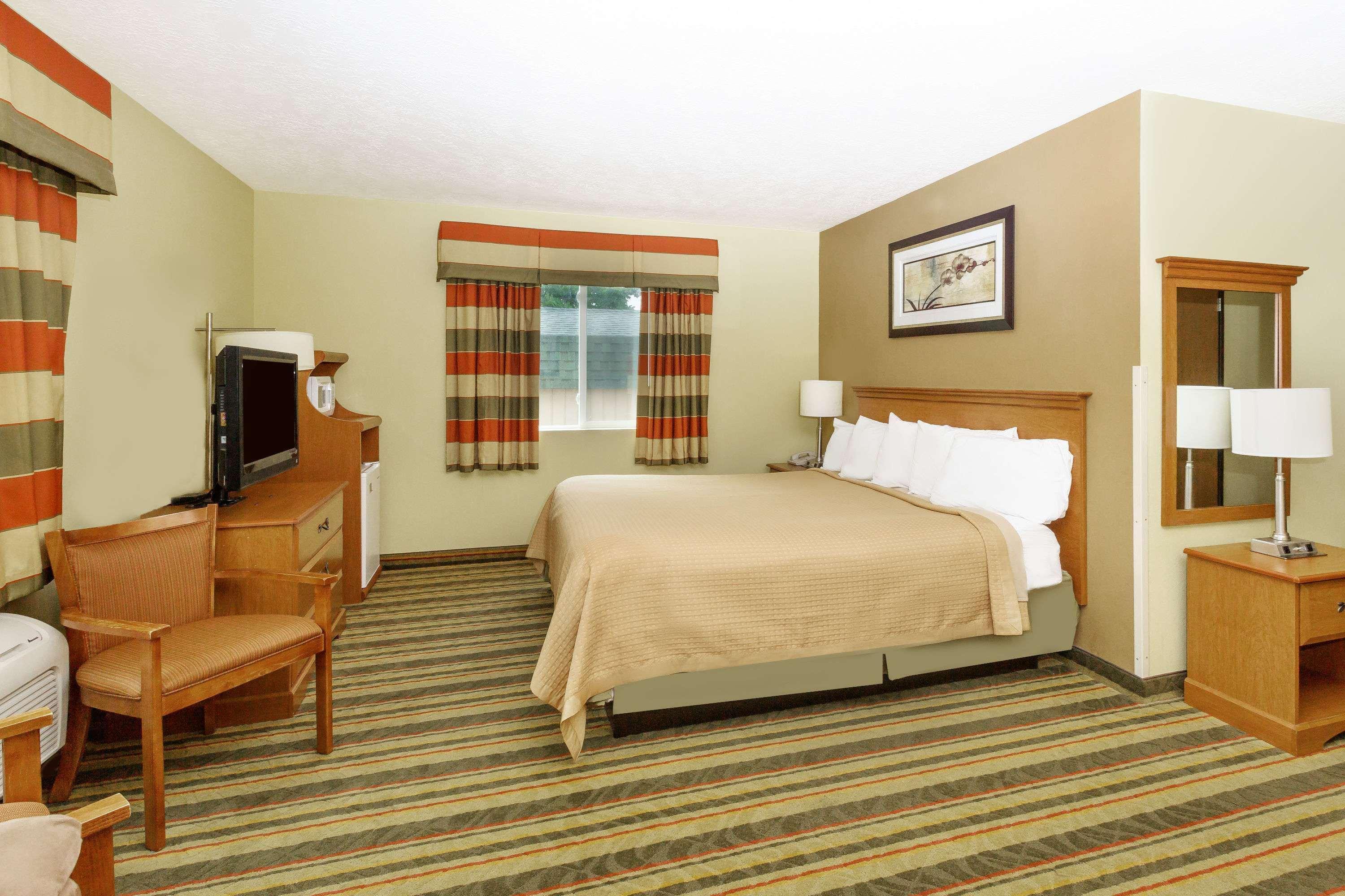 Econo Lodge Inn & Suites Yankton Buitenkant foto
