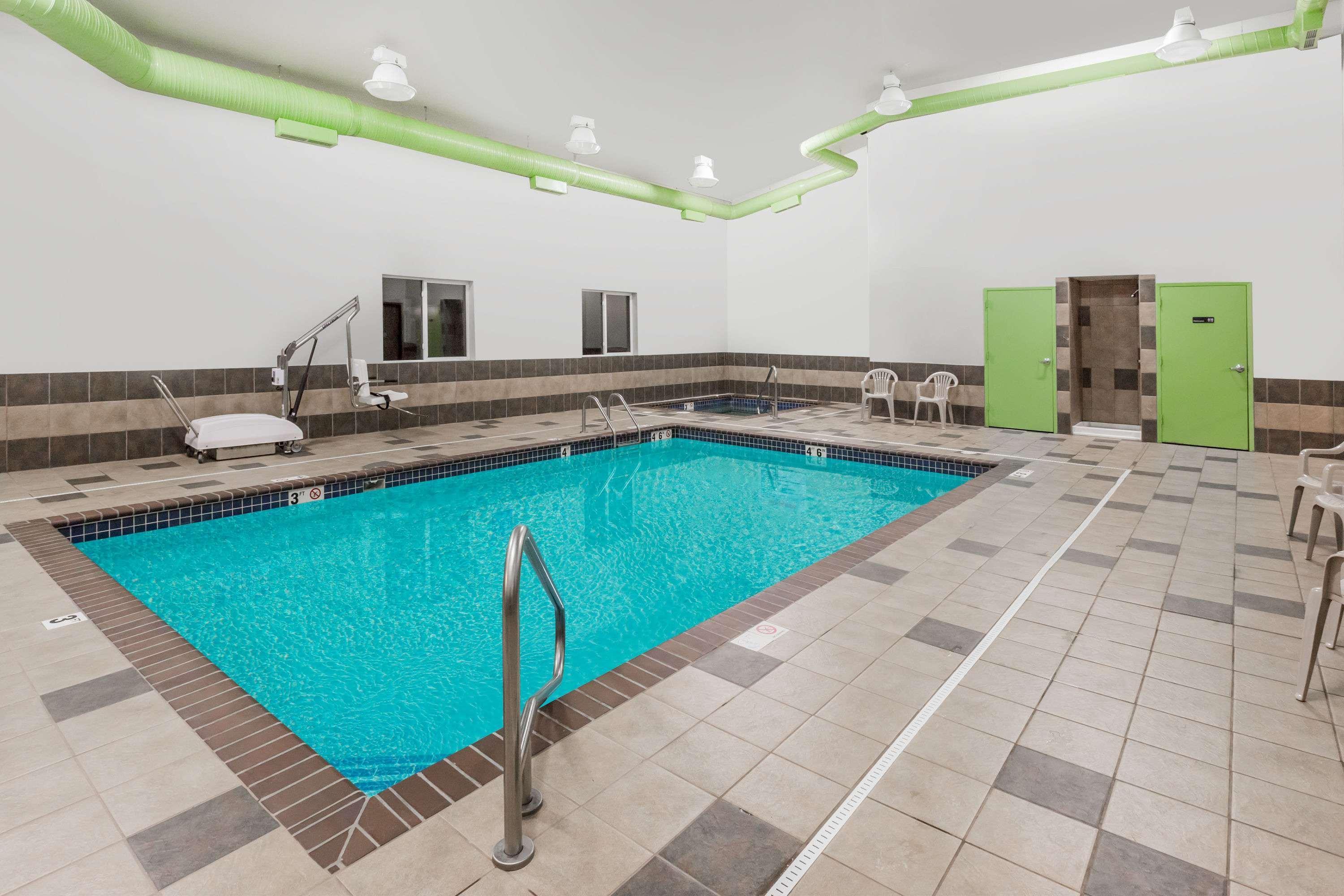 Econo Lodge Inn & Suites Yankton Buitenkant foto